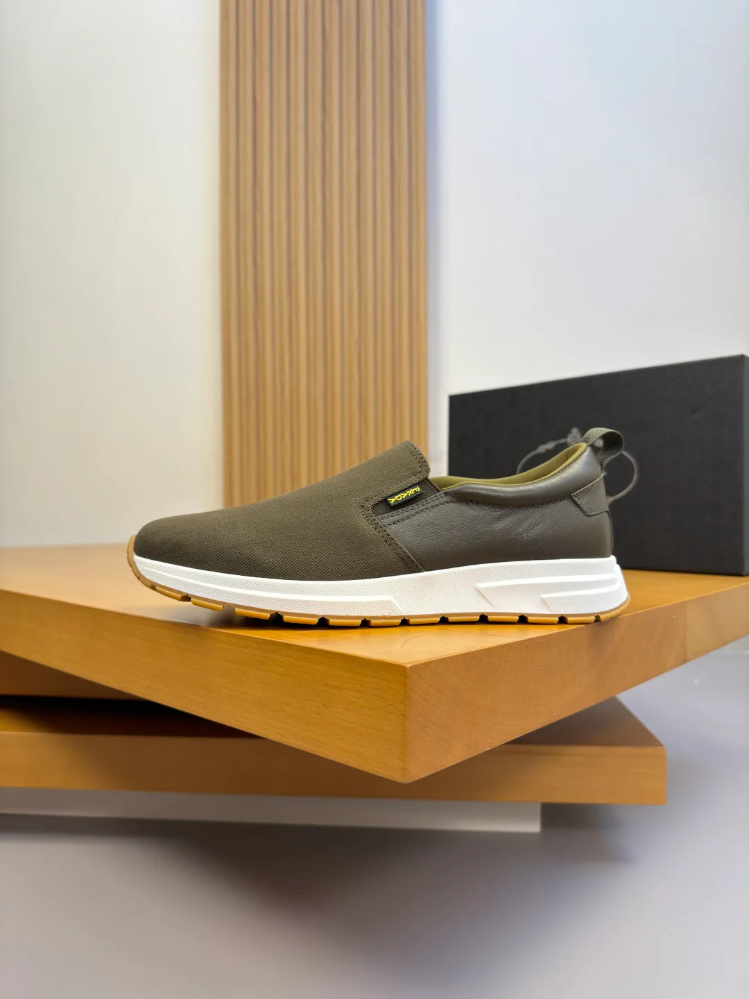 Men's Sneakers PRADA 17368513