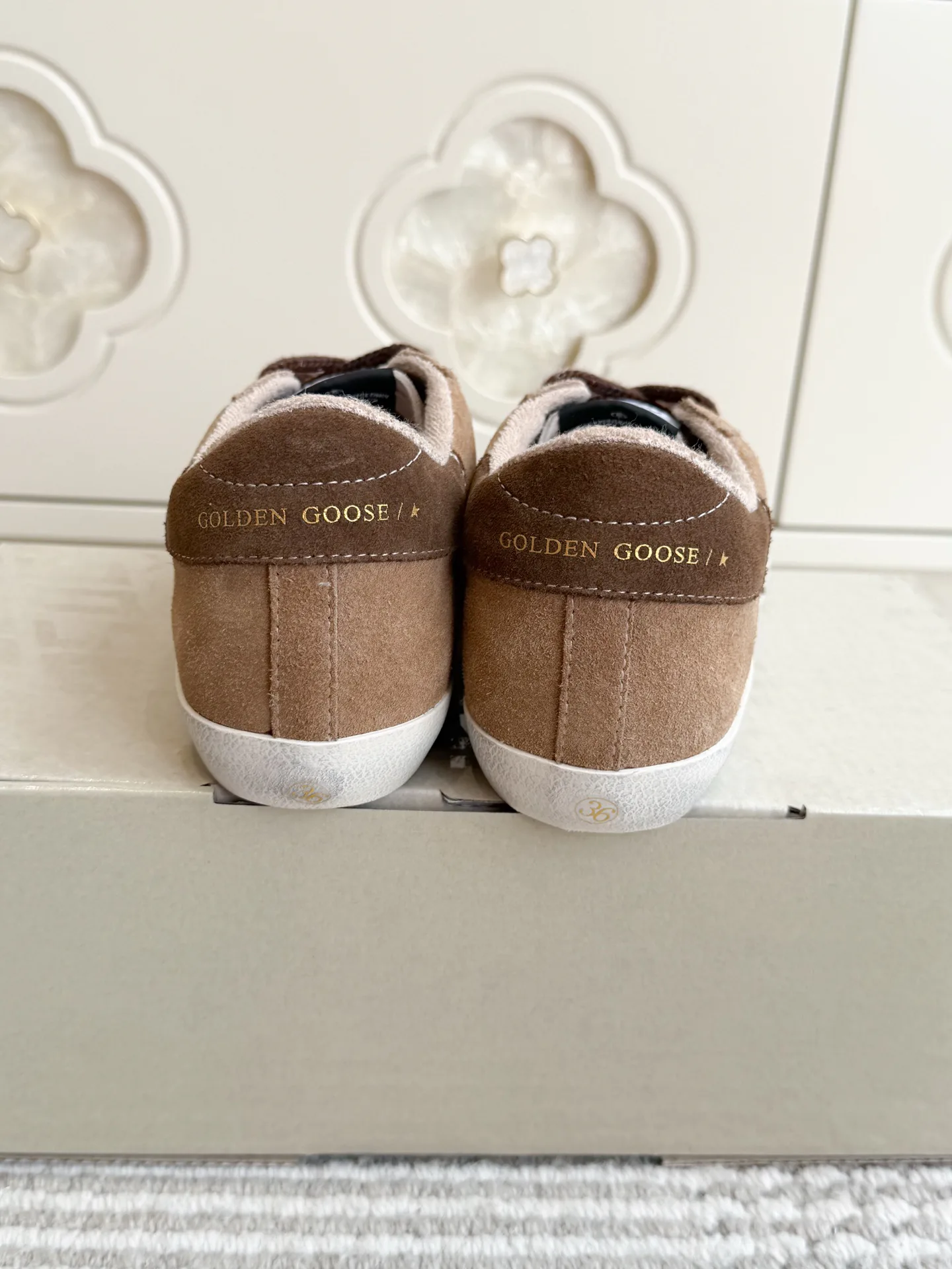 Women's Sneakers GOLDEN GOOSE 18360500