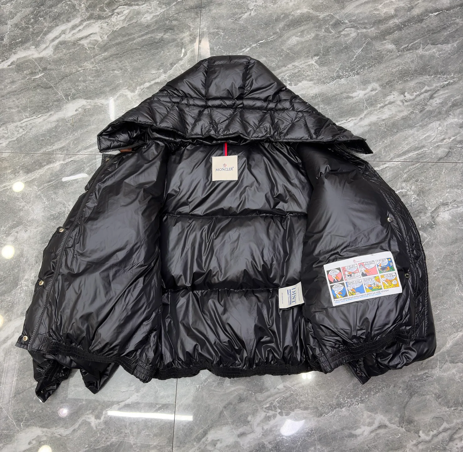 Women's Jackets And Down Jackets MONCLER 17801606