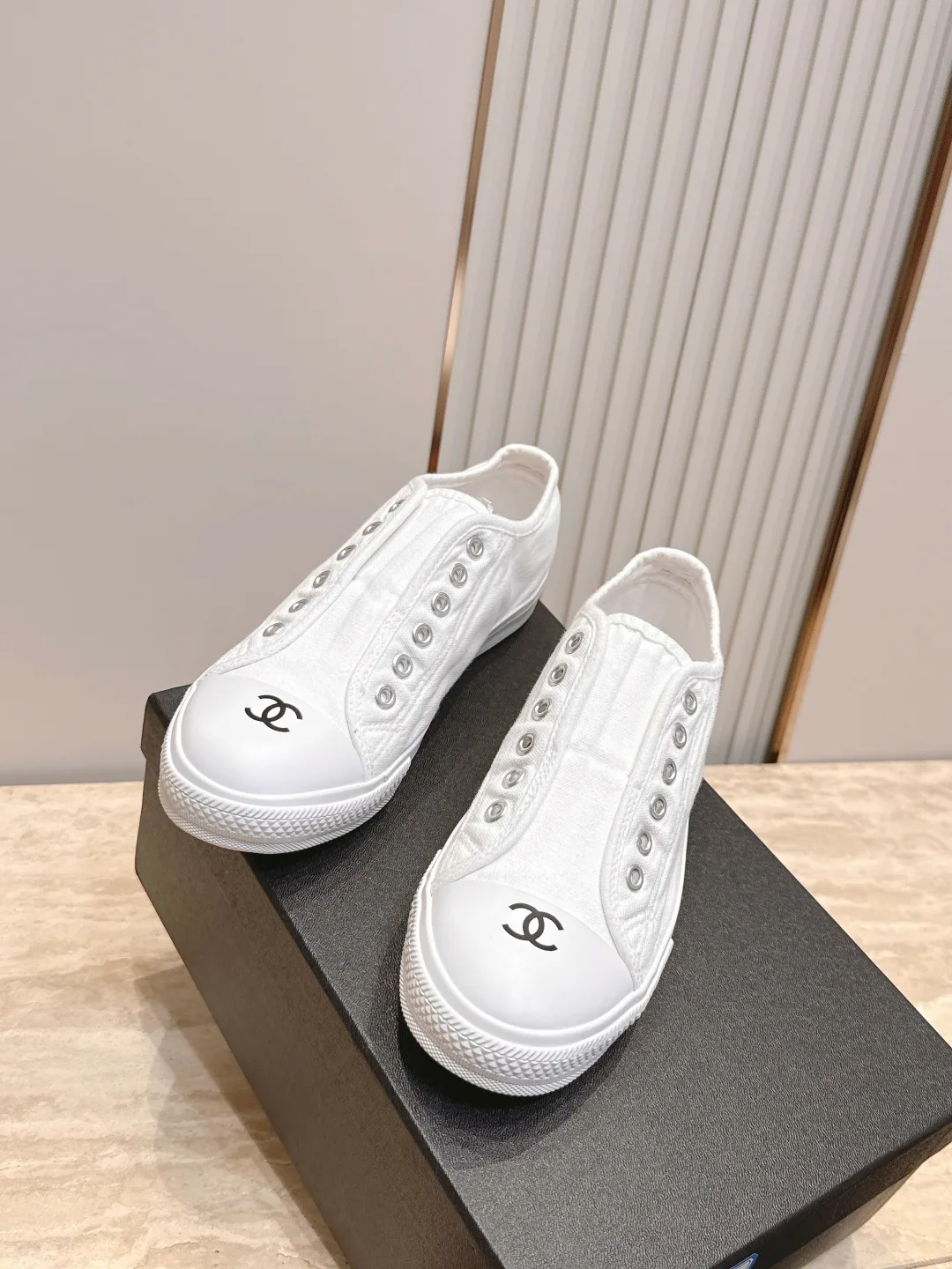Women's Canvas Shoes CHANEL 18025816