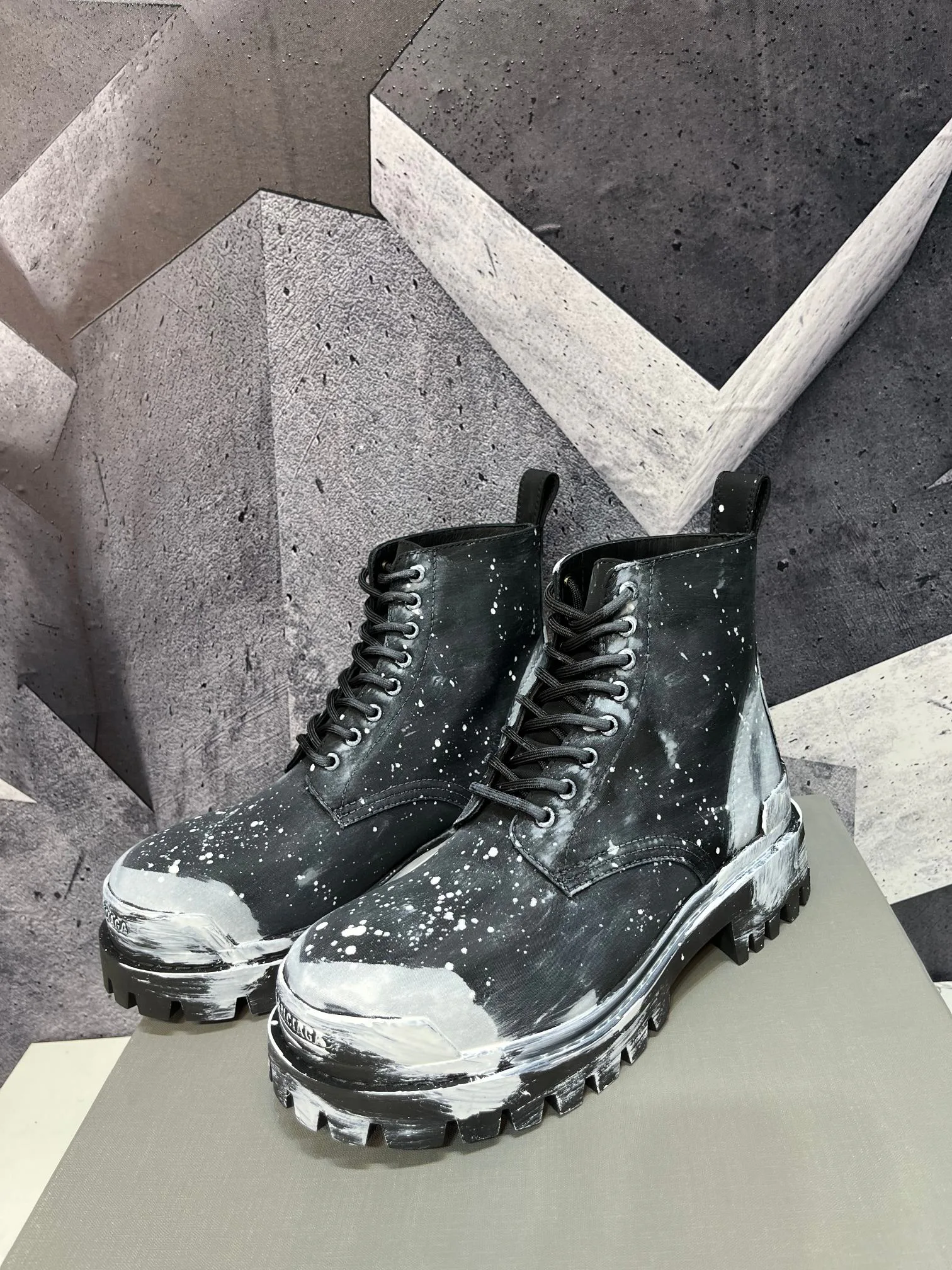 Men's Ankle Boots BALENCIAGA 17962270