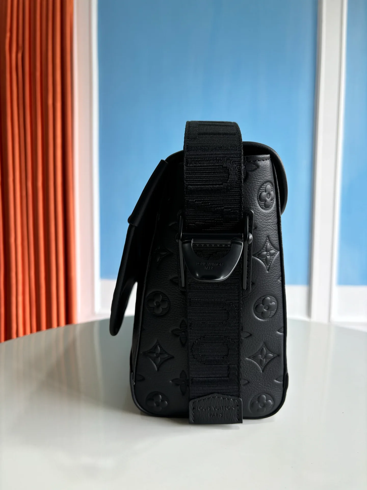 Women's Shoulder Bags LOUIS VUITTON 17801286