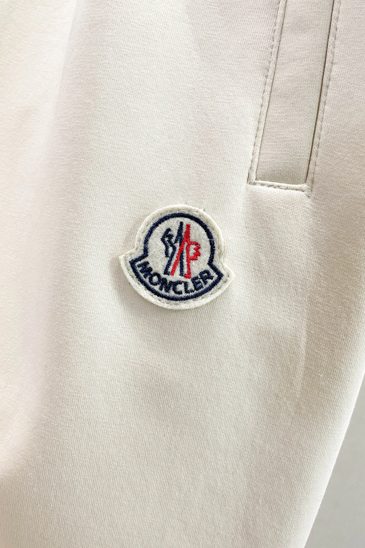 Men's Trousers MONCLER 18345700