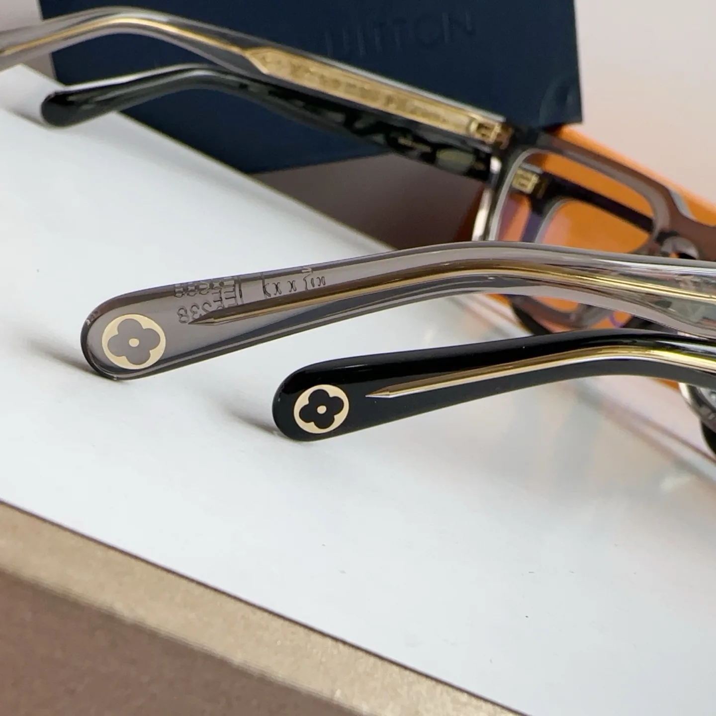 Glasses LOUIS VUITTON 17366464