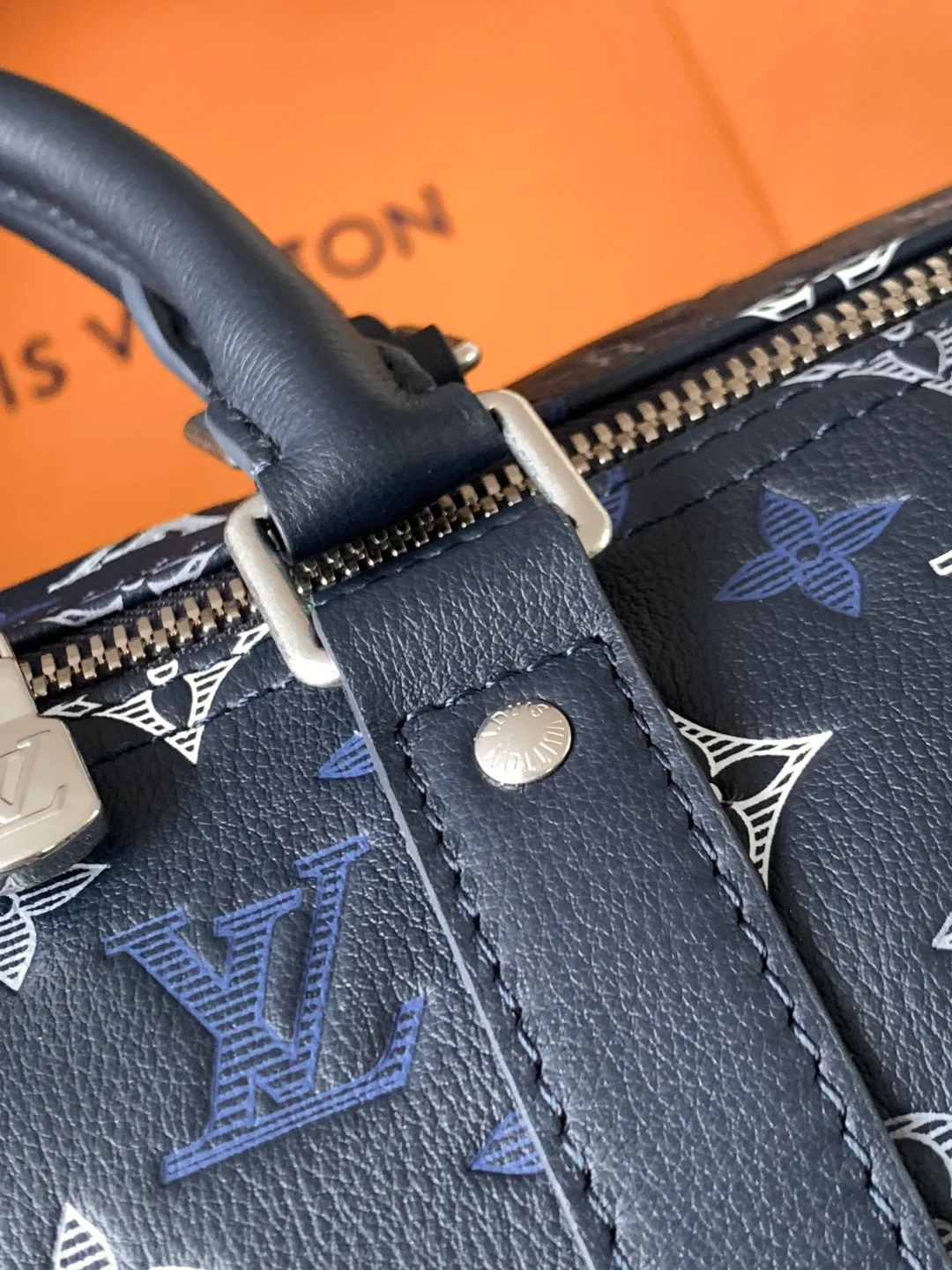 Women's Travel Bags LOUIS VUITTON 18521038