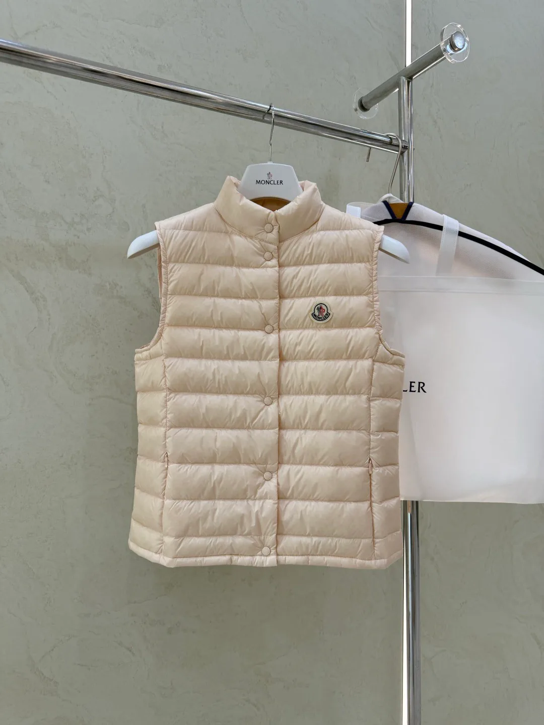Men's Vests MONCLER 18030016