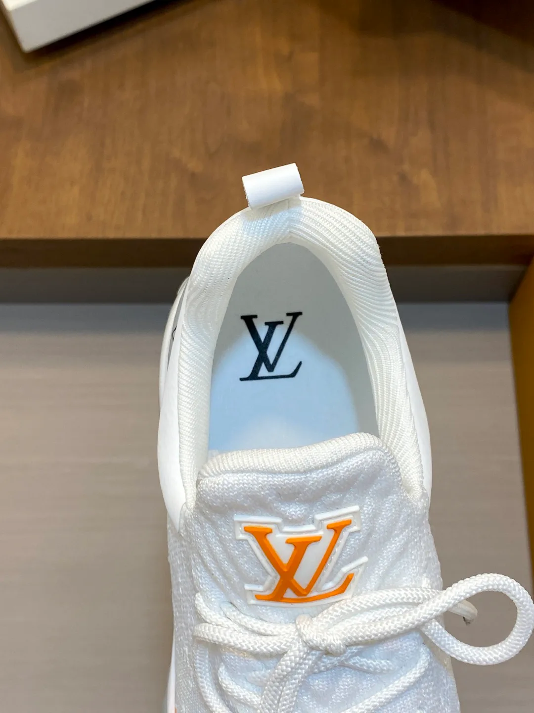 Men's Sneakers LOUIS VUITTON 17862109