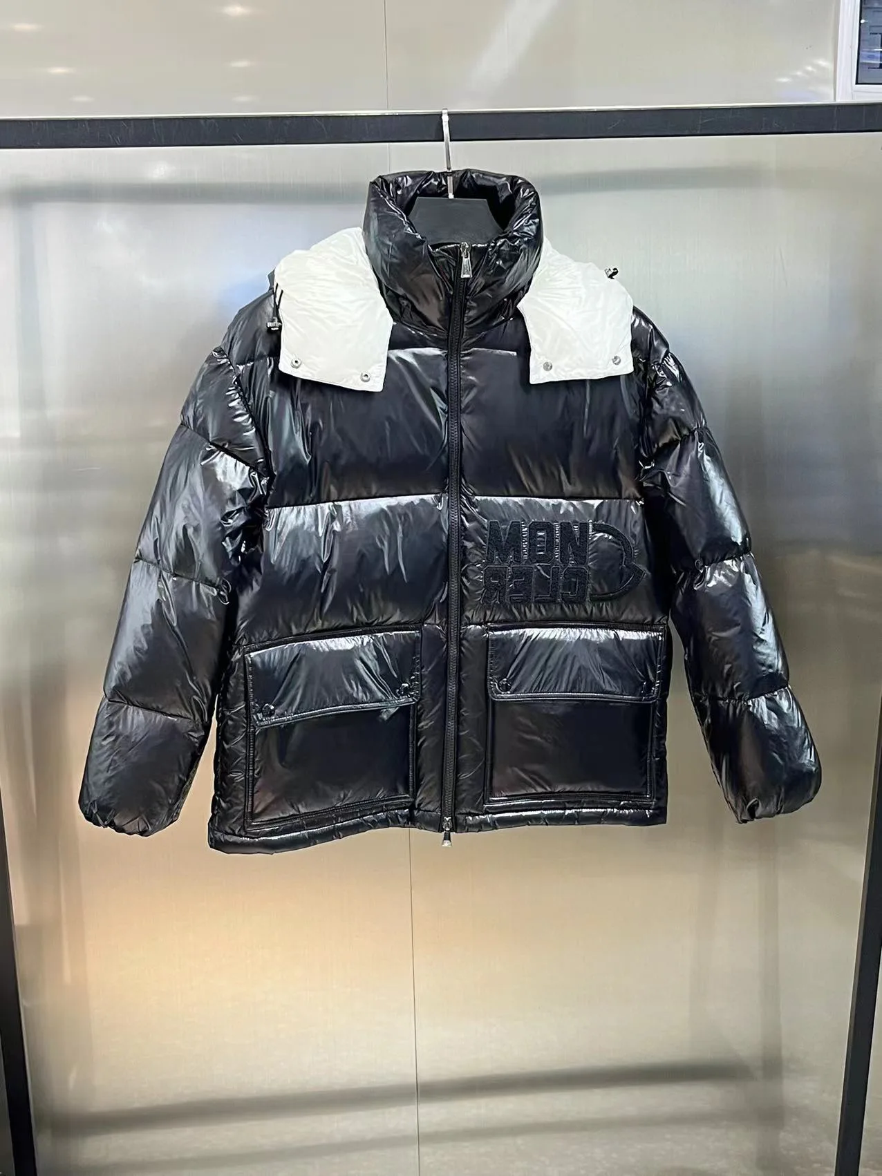 Men's Jackets And Down Jackets MONCLER 18392256