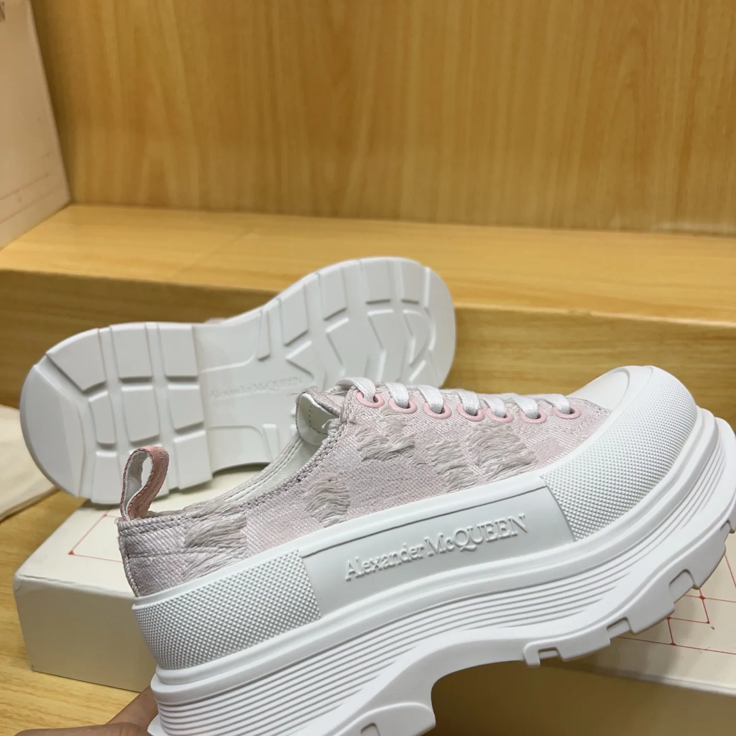 Women's Sneakers ALEXANDER MCQUEEN 17545162
