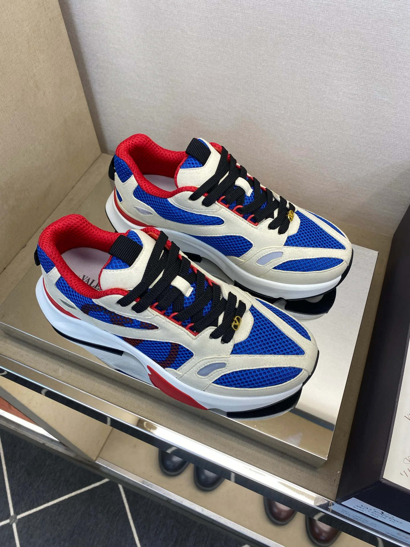 Men's Sneakers VALENTINO 17280211