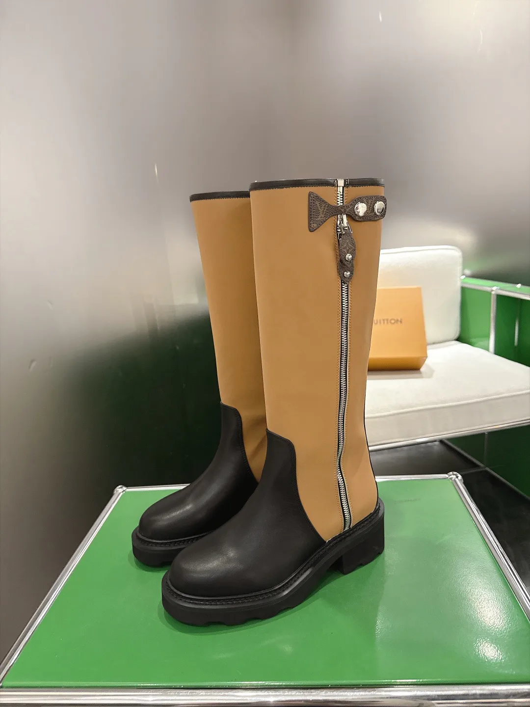 Women's Boots LOUIS VUITTON 18286149