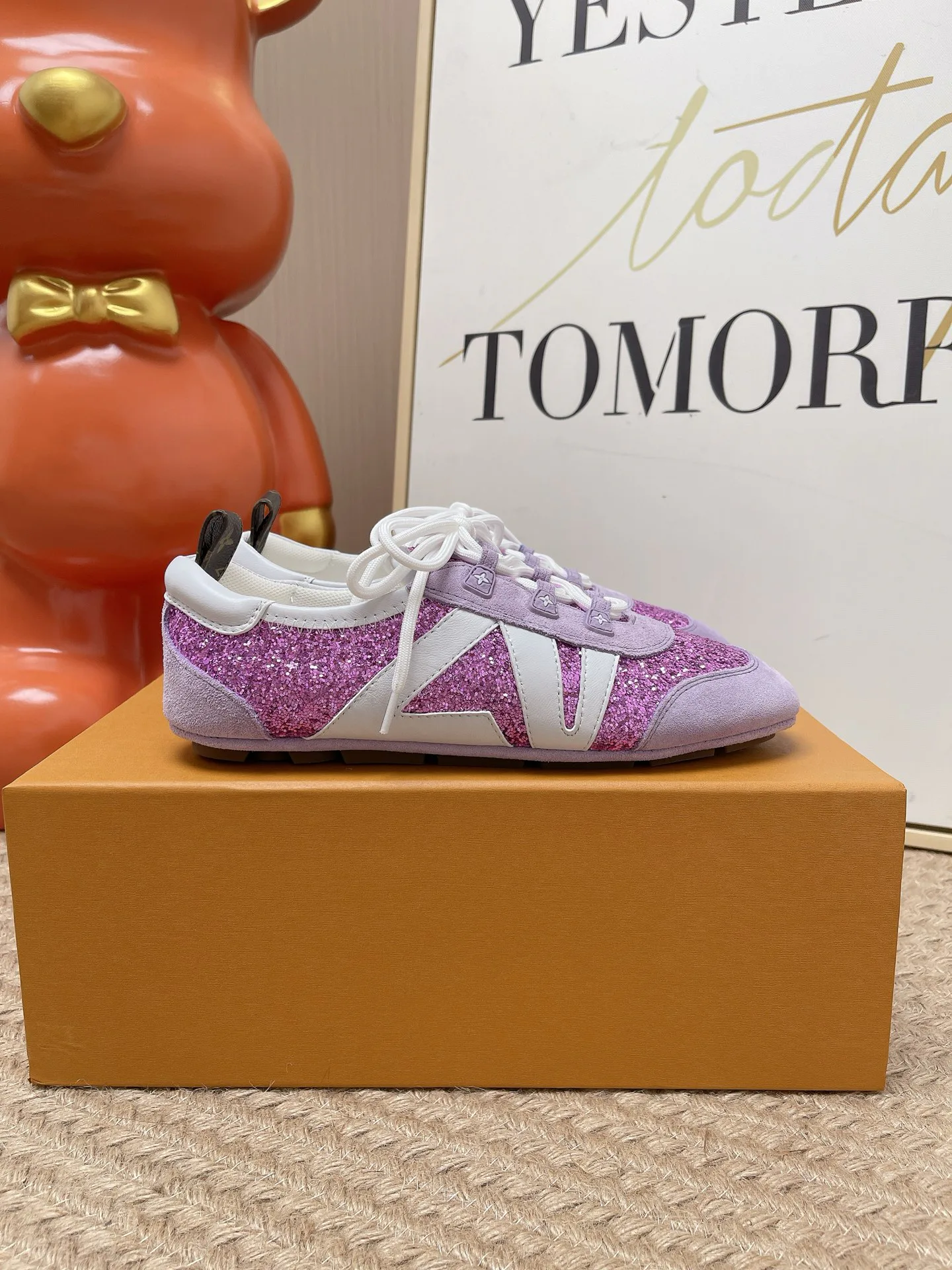 Women's Sneakers LOUIS VUITTON 17449408