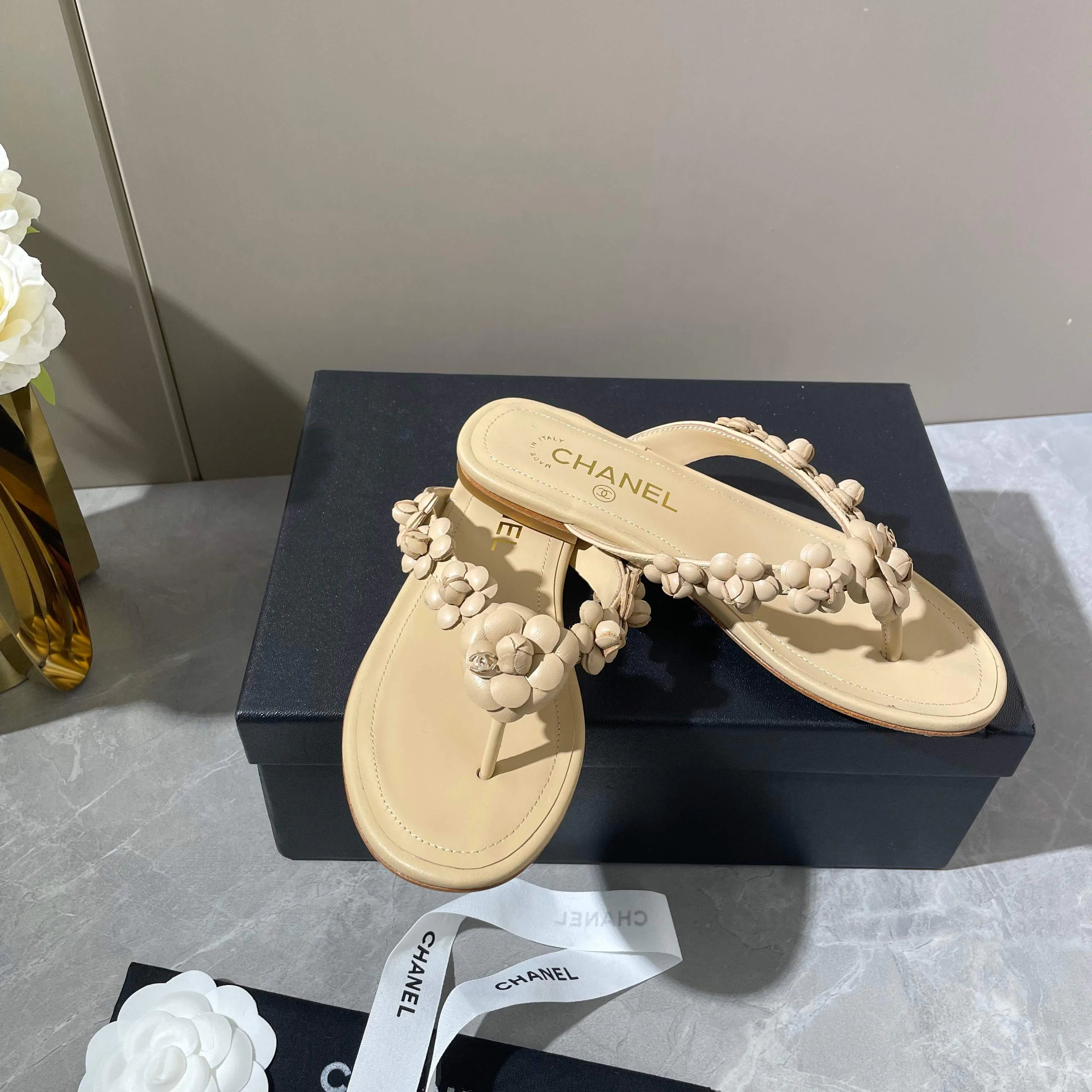 Women's Flip-Flops CHANEL 17947068
