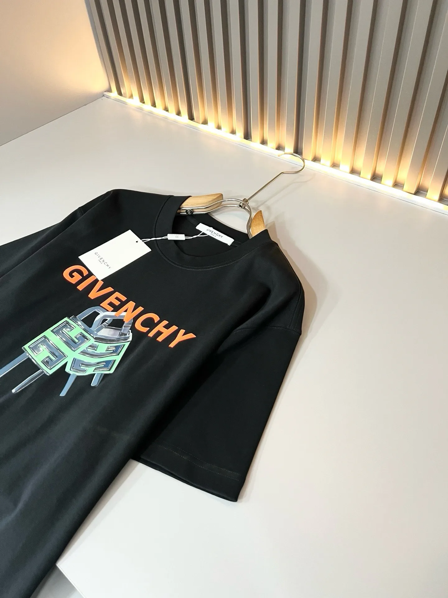 Men's T-Shirts GIVENCHY 18243902