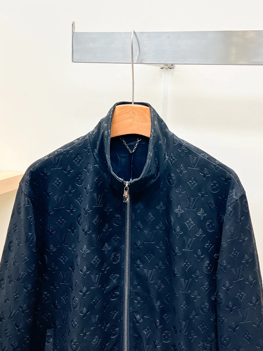 Men's Jackets And Down Jackets LOUIS VUITTON 18499109