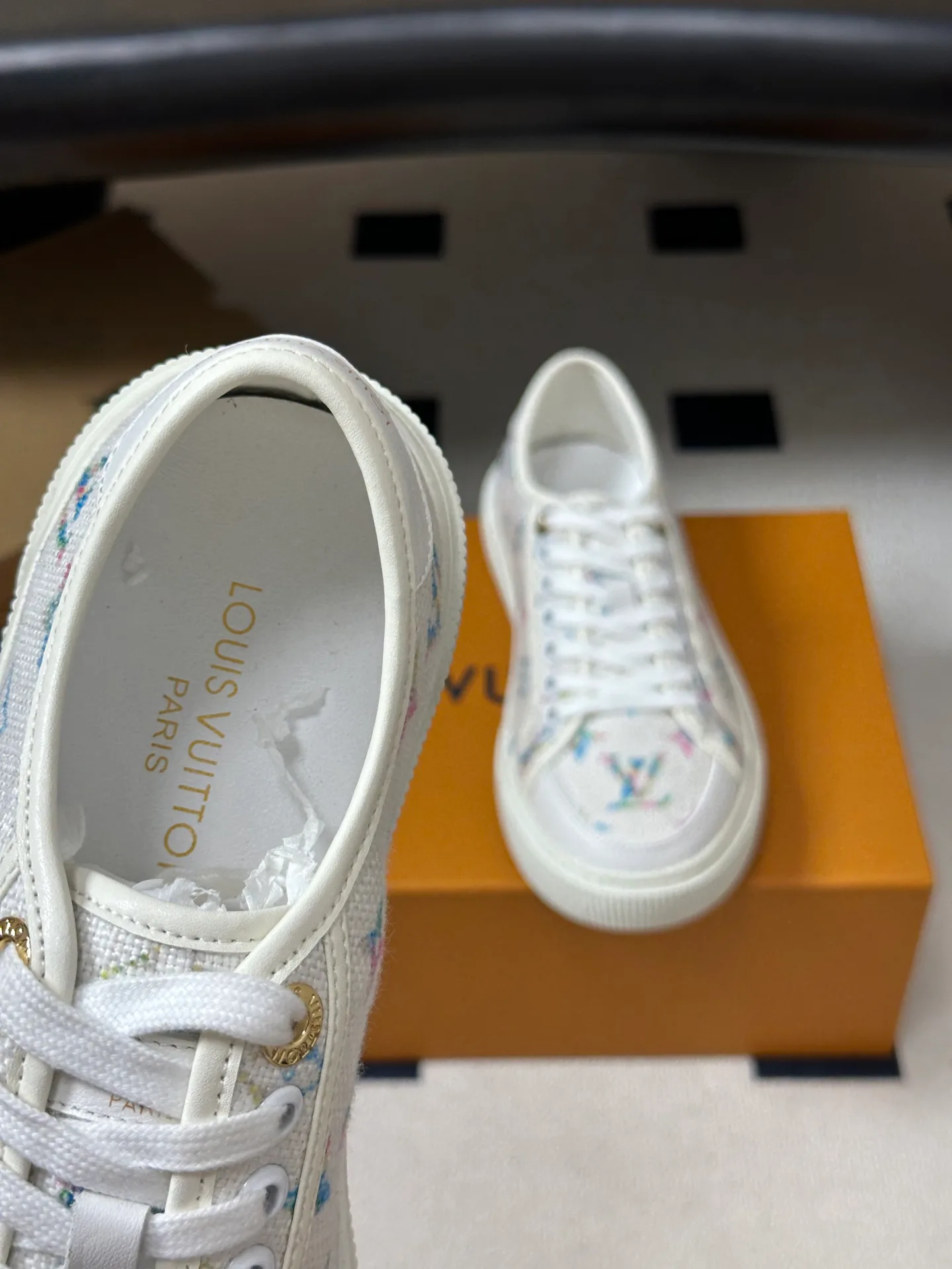 Women's Sneakers LOUIS VUITTON 18340950