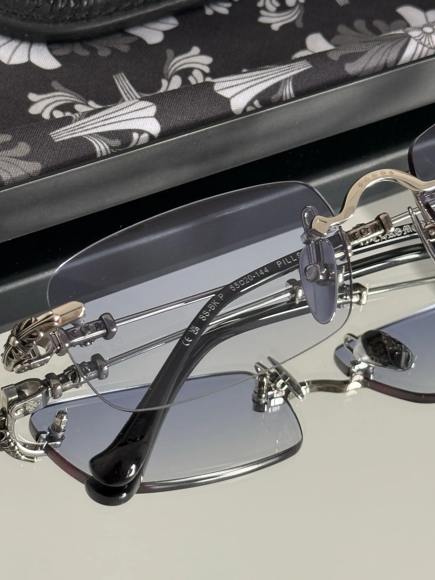 Glasses CHROME HEARTS 17649652