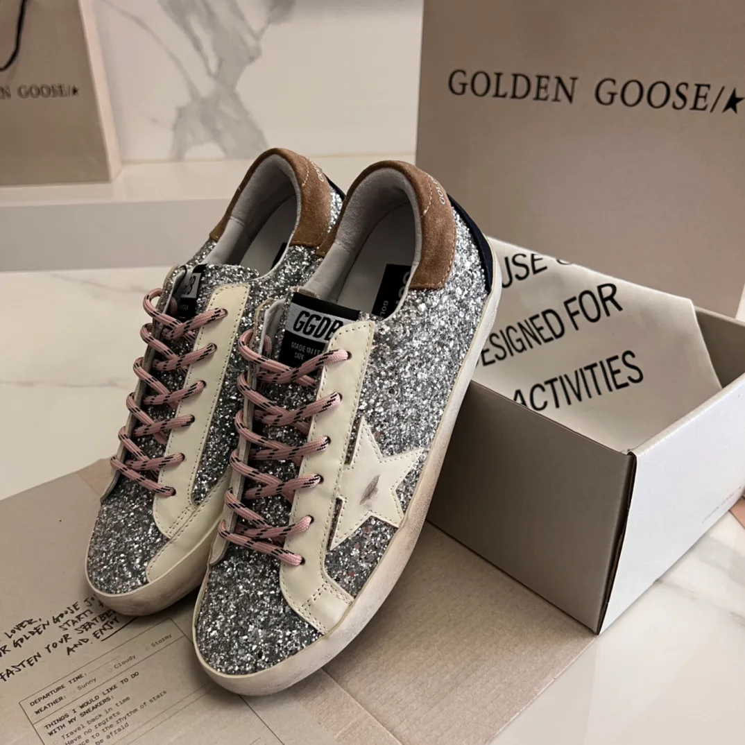 Women's Sneakers GOLDEN GOOSE 16995667