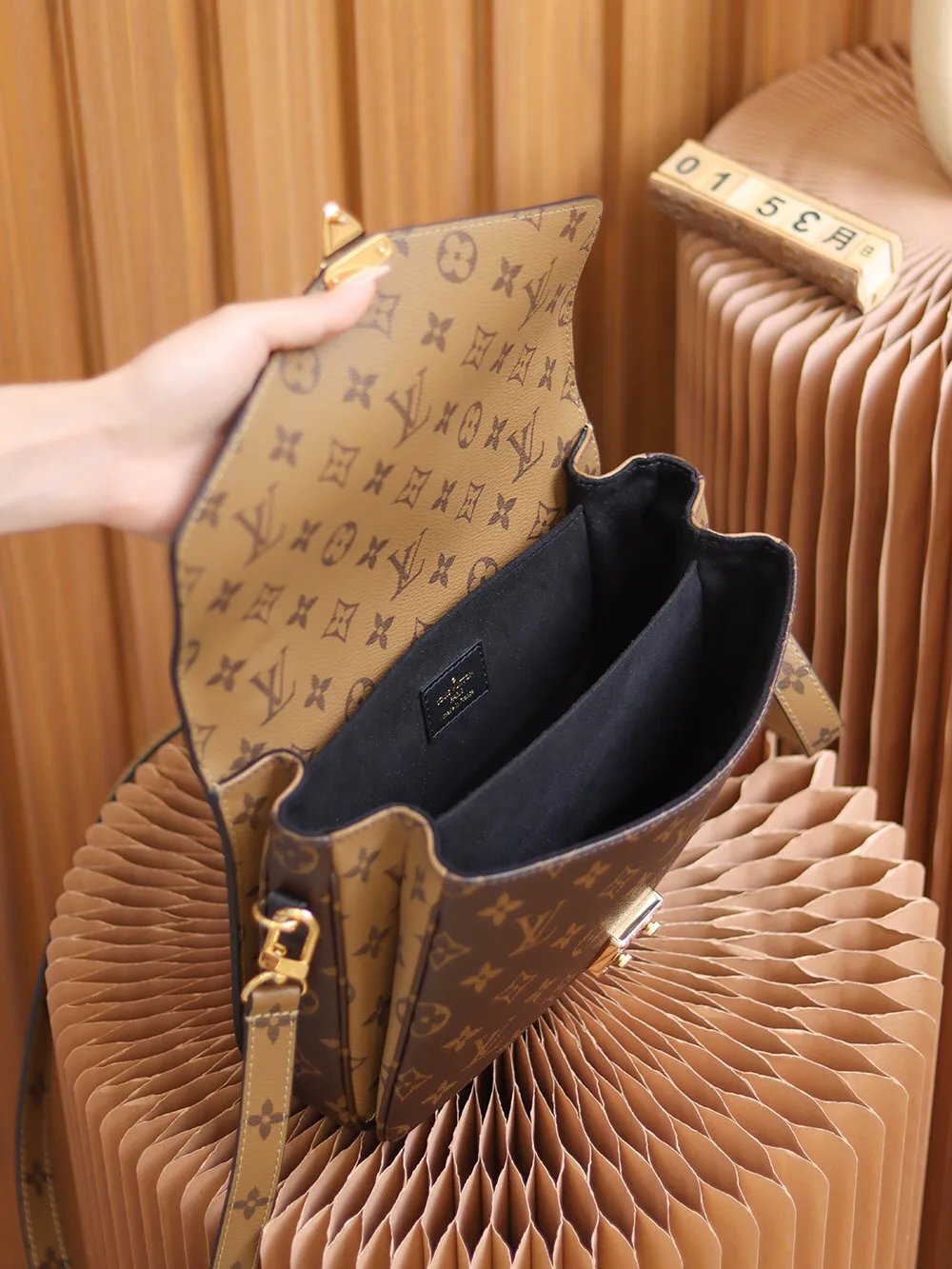 Women's Classic Handbags LOUIS VUITTON 17882290