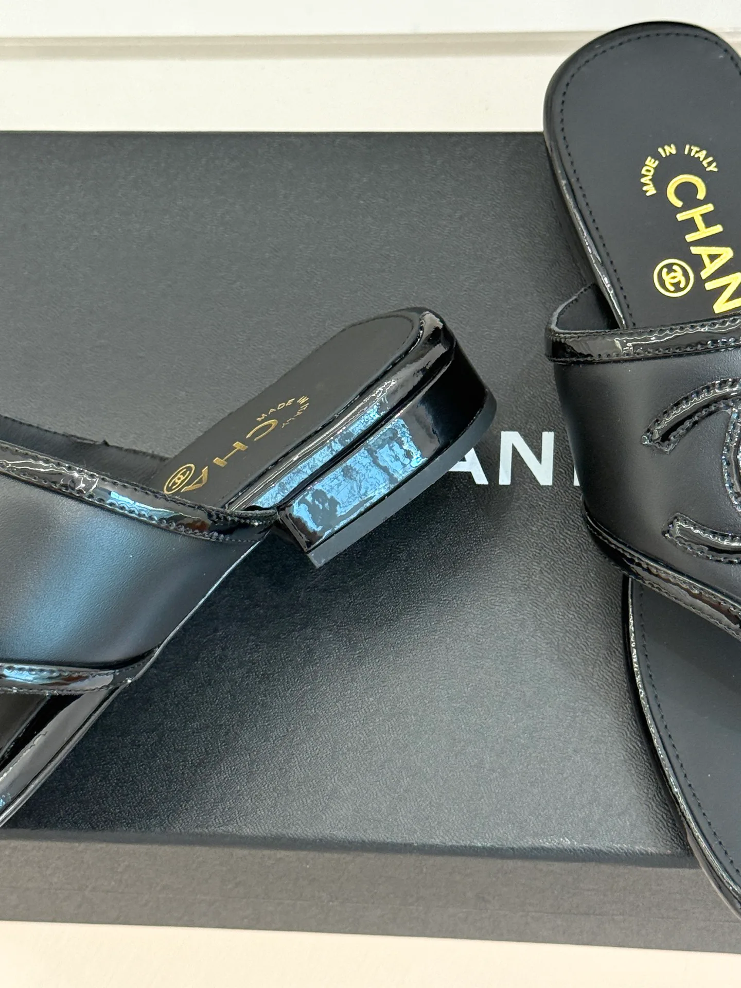 Women's Flip-Flops CHANEL 17425289