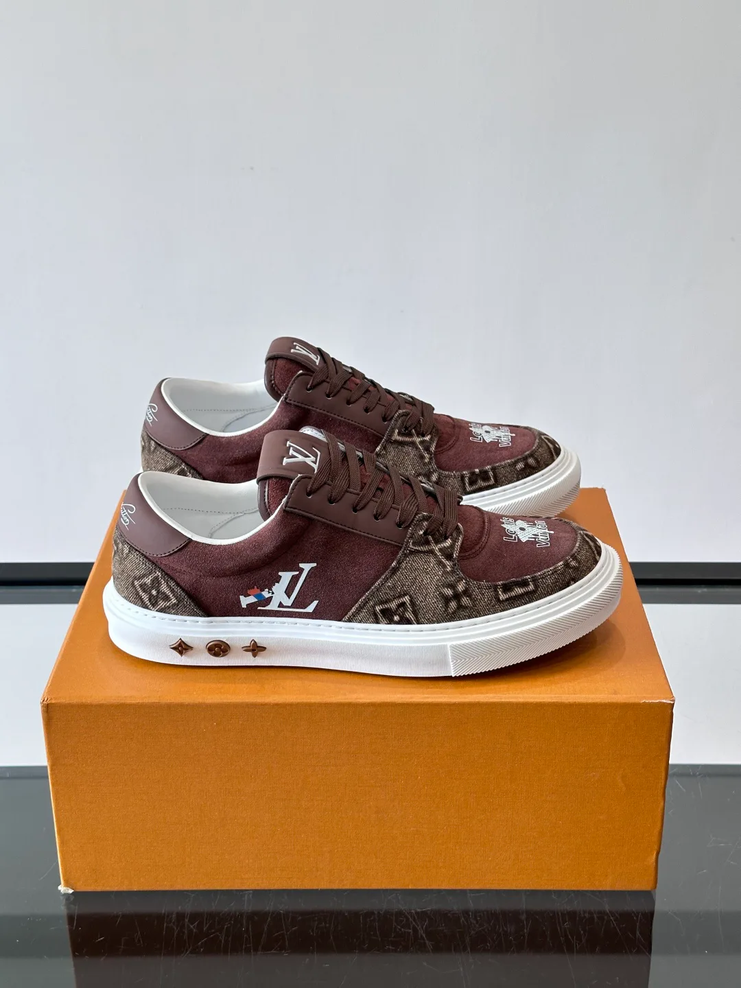 Women's Sneakers LOUIS VUITTON 17037734