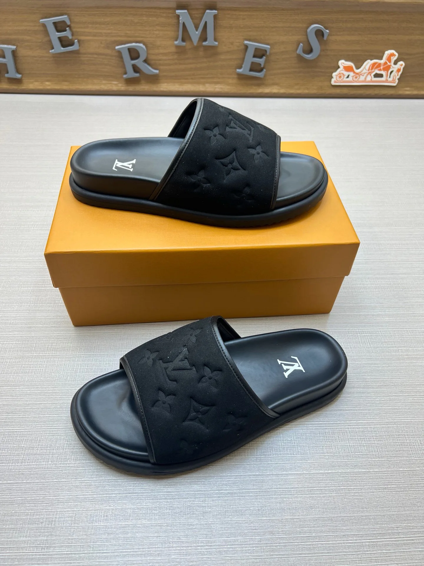 Women's Flip-Flops LOUIS VUITTON 18011809