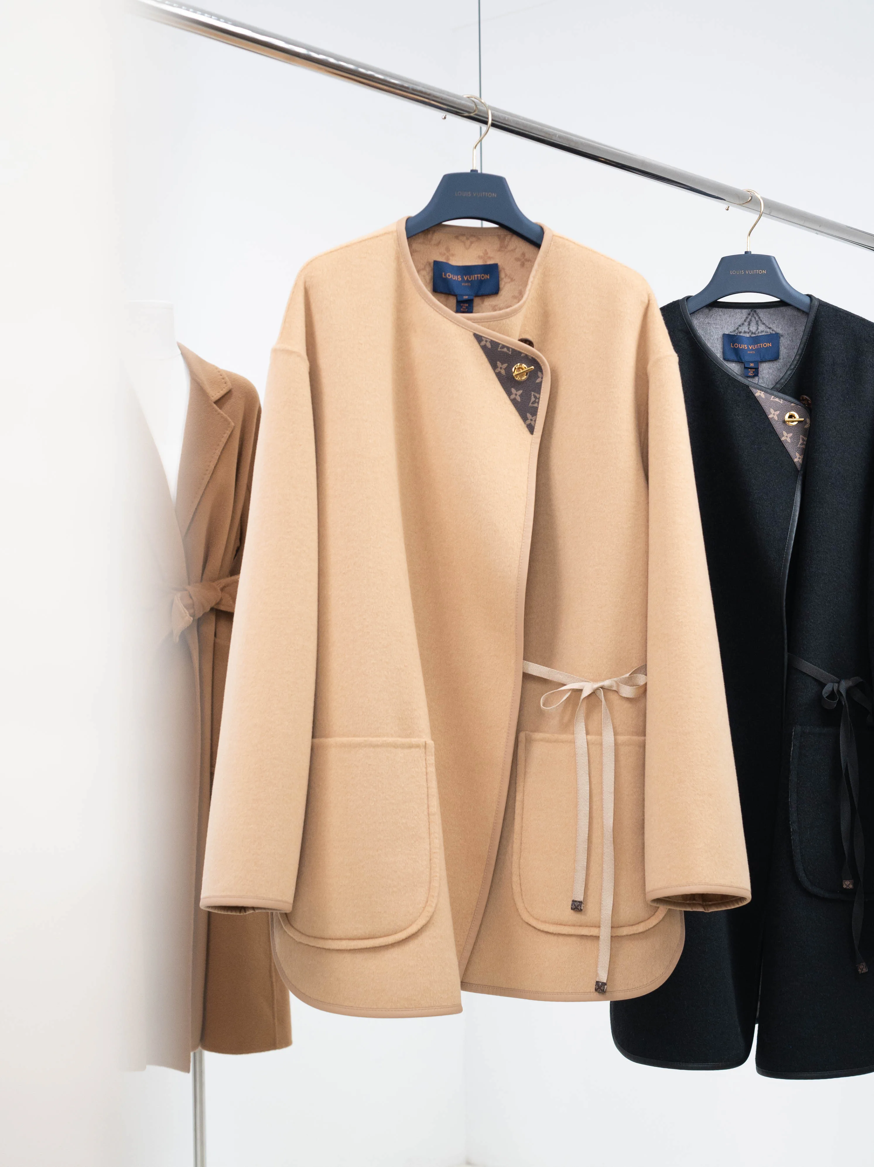 Women's Coats LOUIS VUITTON 18206310