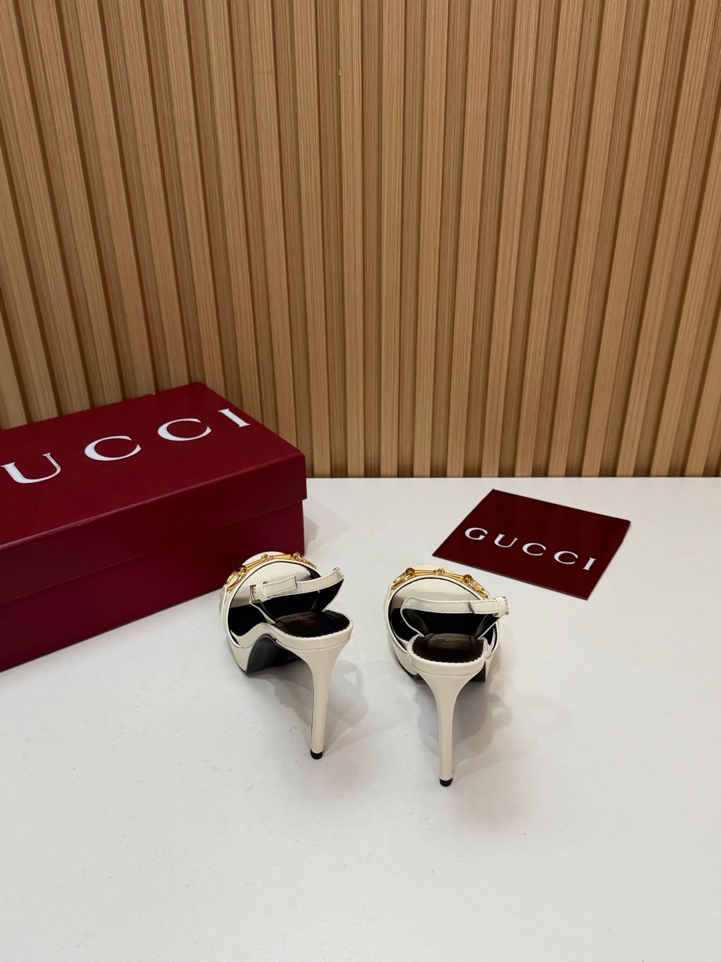 Women's Open-Toe Sandals GUCCI 18396263