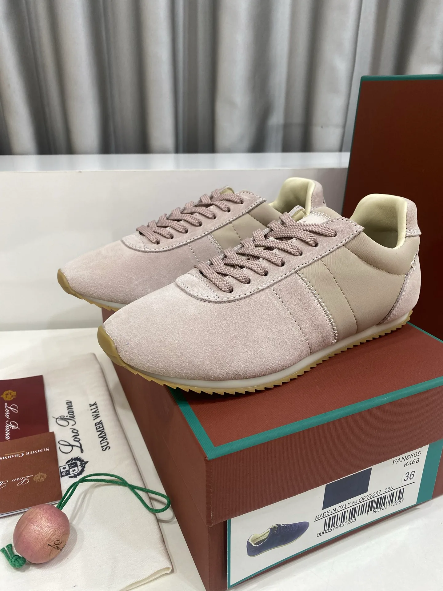 Women's Sneakers LORO PIANA 17485935