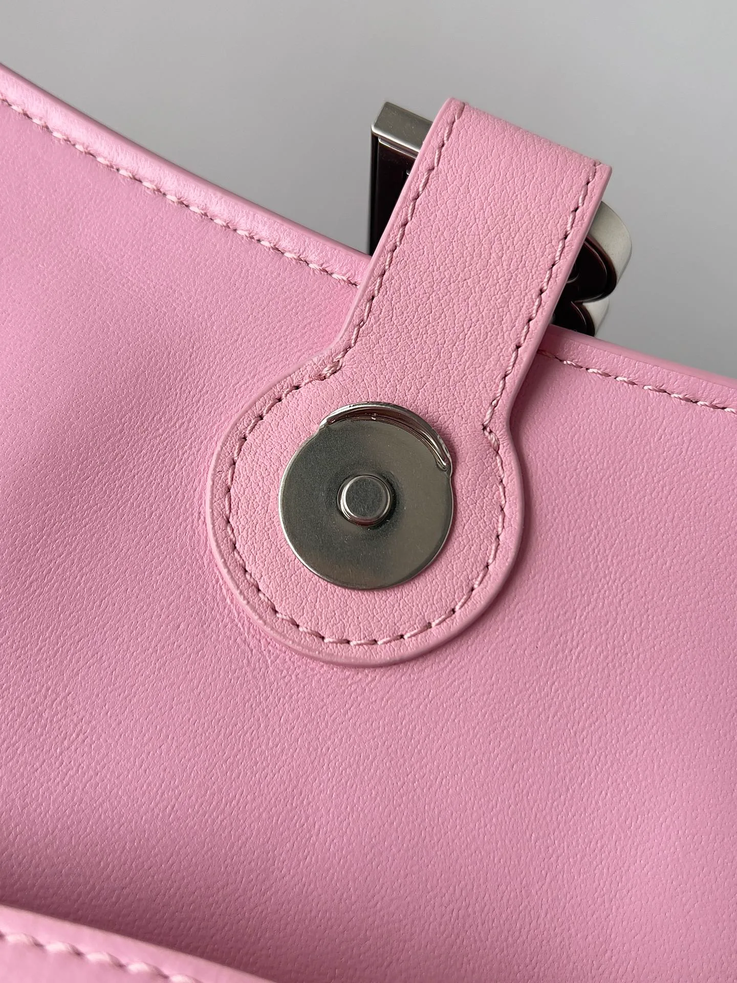 Классические Сумки Женские Balenciaga 18619538
