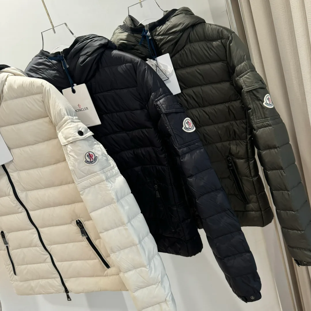 Women's Jackets And Down Jackets MONCLER 18002195