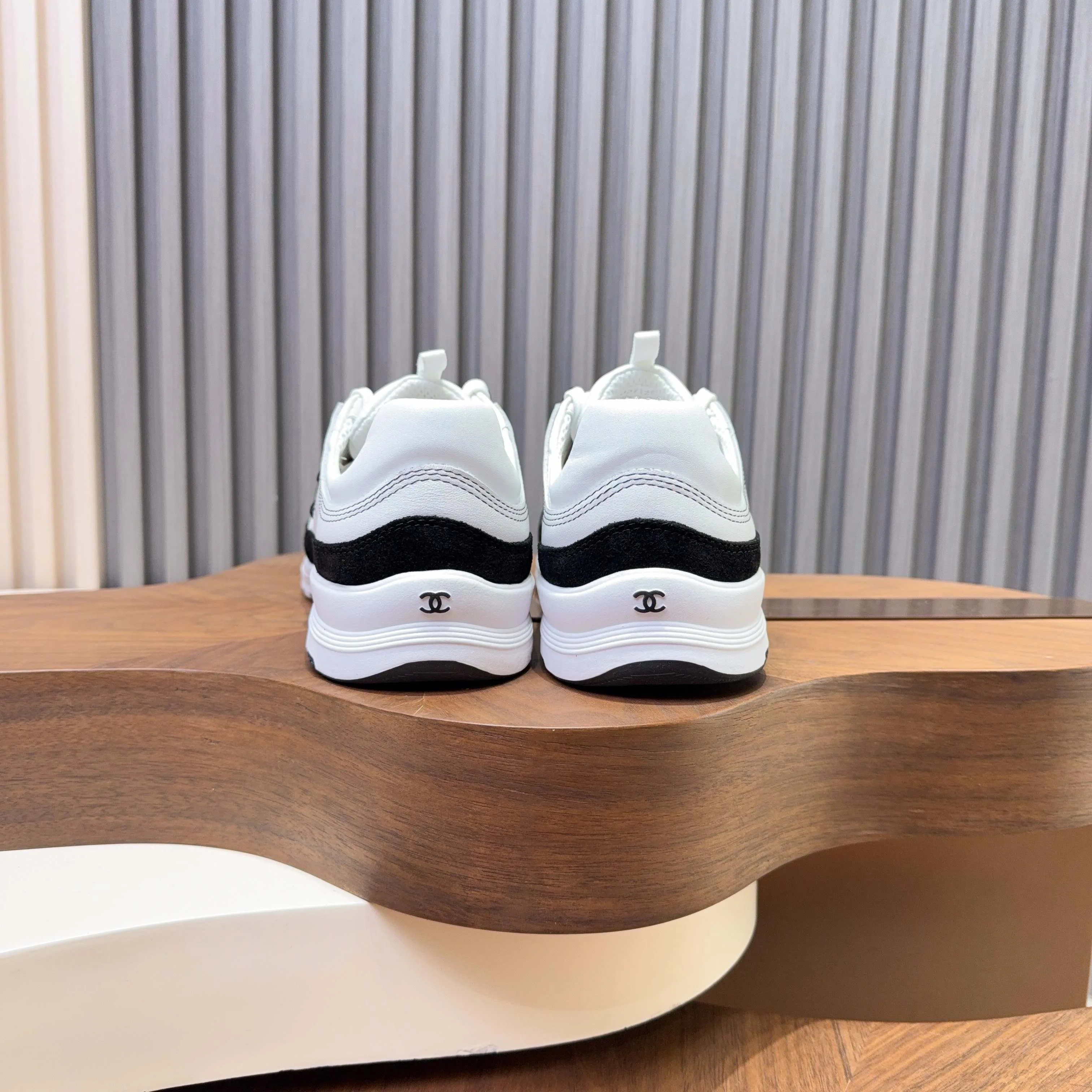 Women's Sneakers CHANEL 17918713