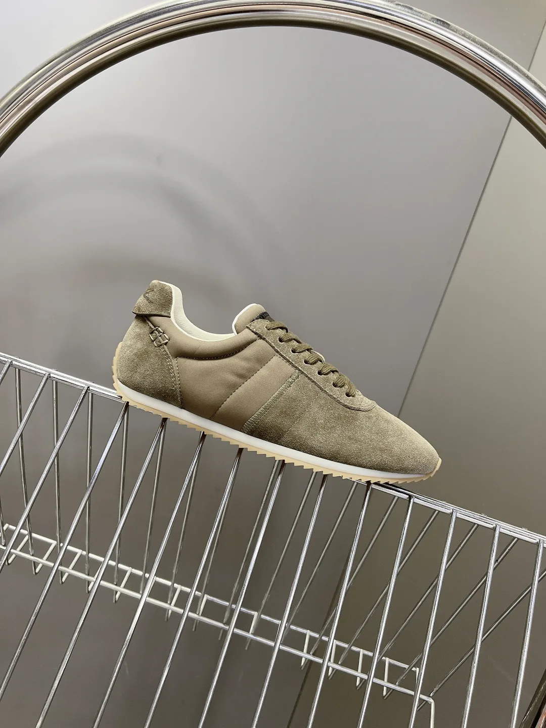Women's Sneakers LORO PIANA 17449338