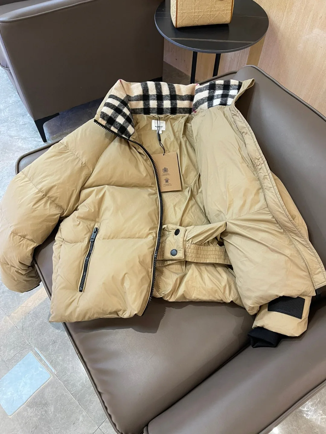 Women's Jackets And Down Jackets BURBERRY 17819234