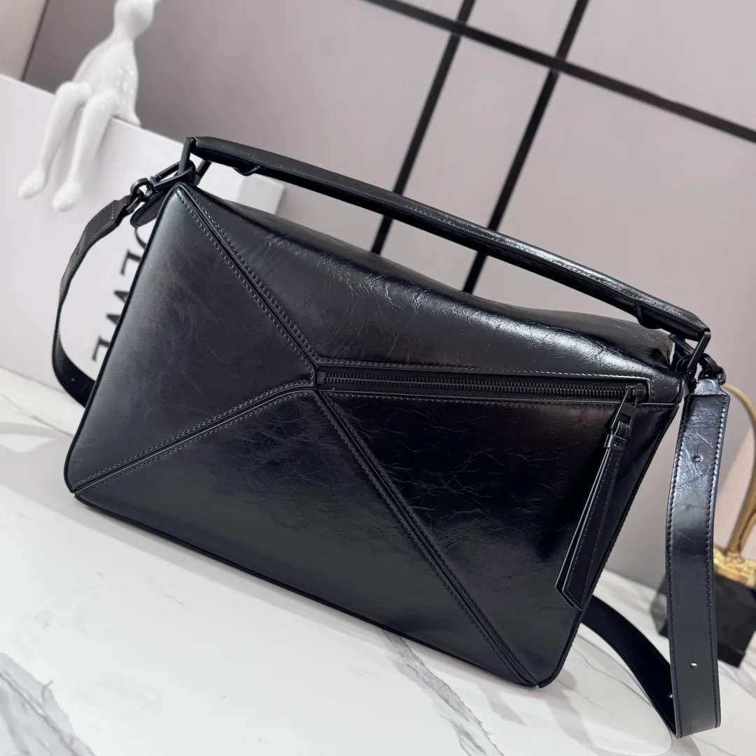 Women's Classic Handbags LOEWE 17818155