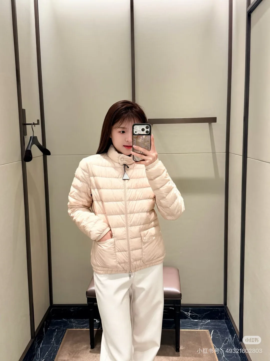 Women's Jackets And Down Jackets MONCLER 18264825