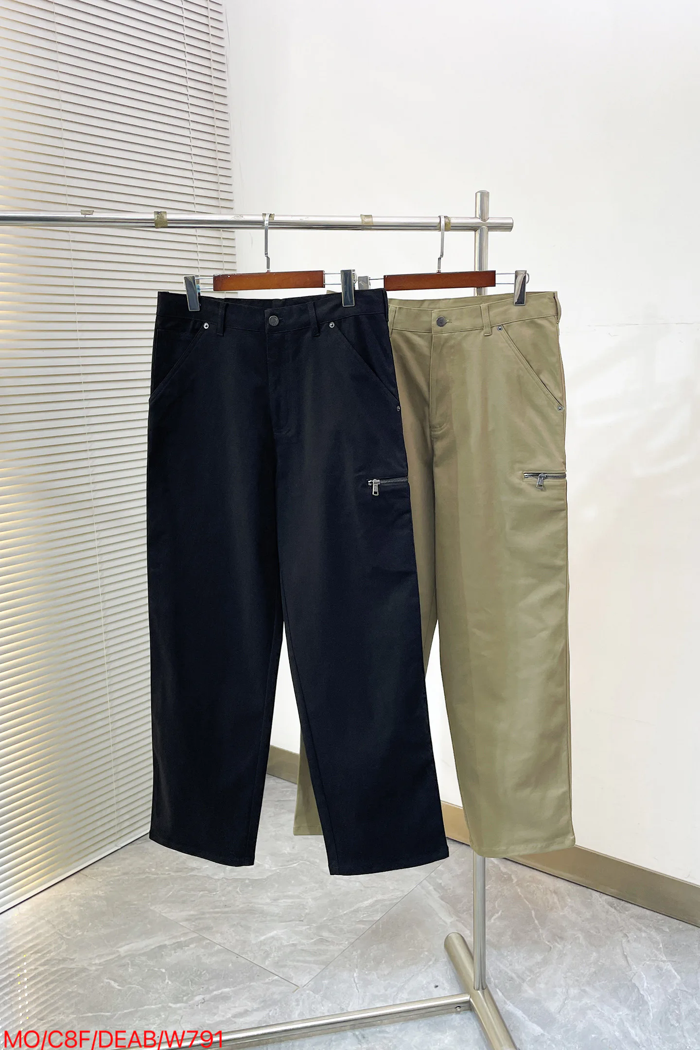 Men's Trousers MONCLER 18392115