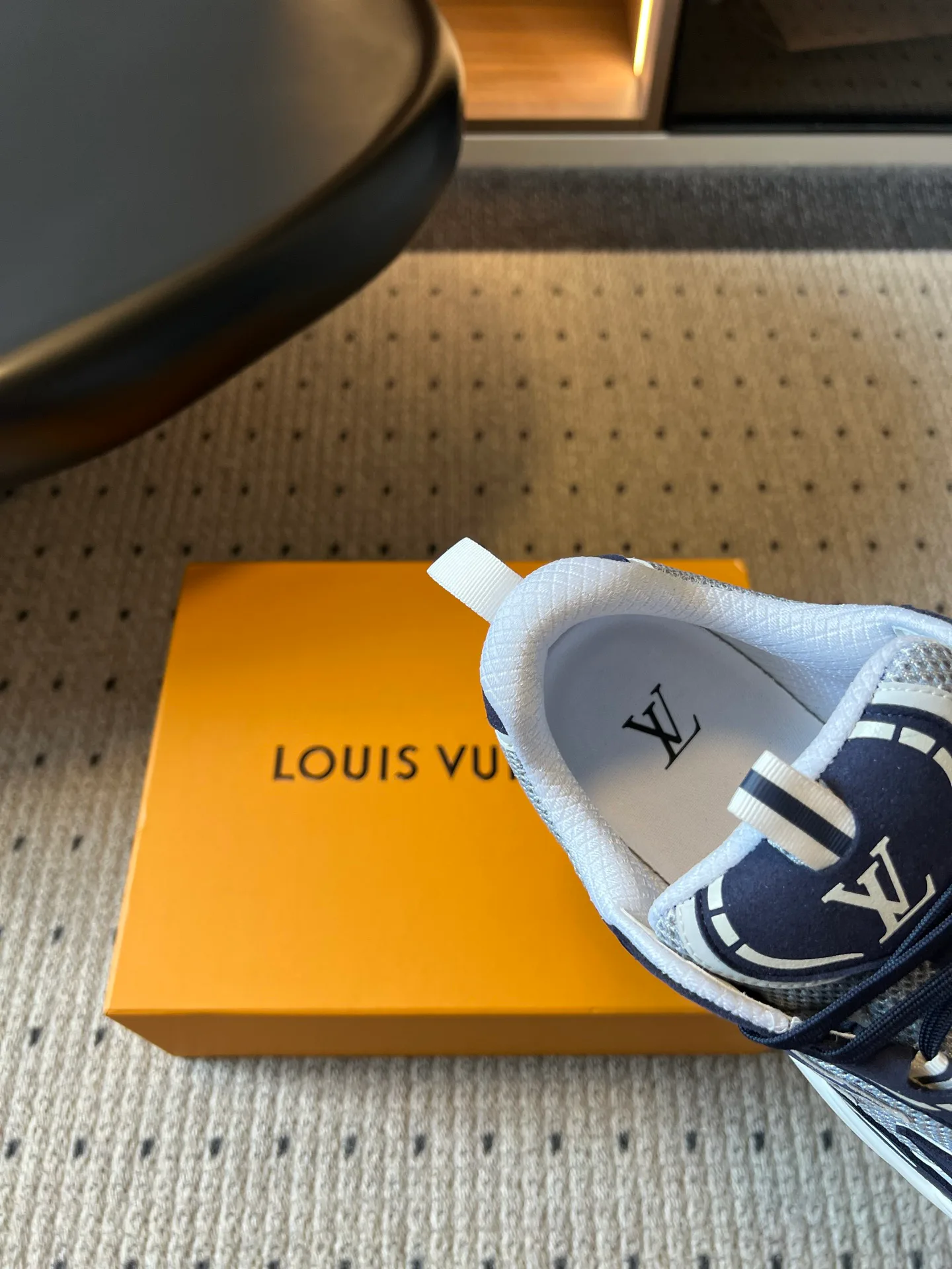 Men's Sneakers LOUIS VUITTON 17419420