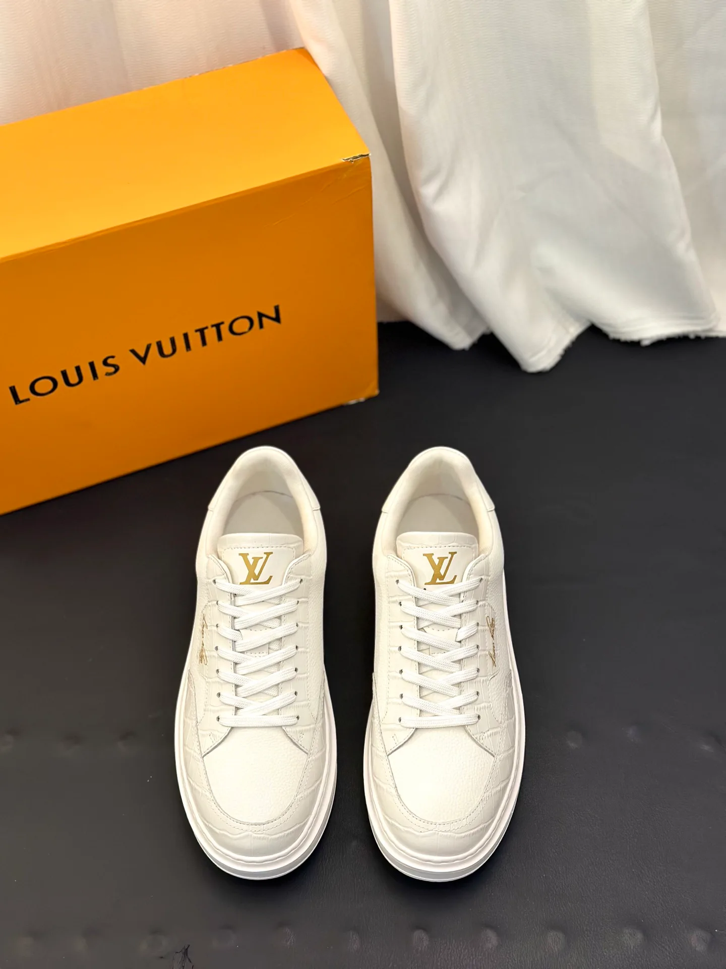 Кроссовки Мужские Louis Vuitton 18586716