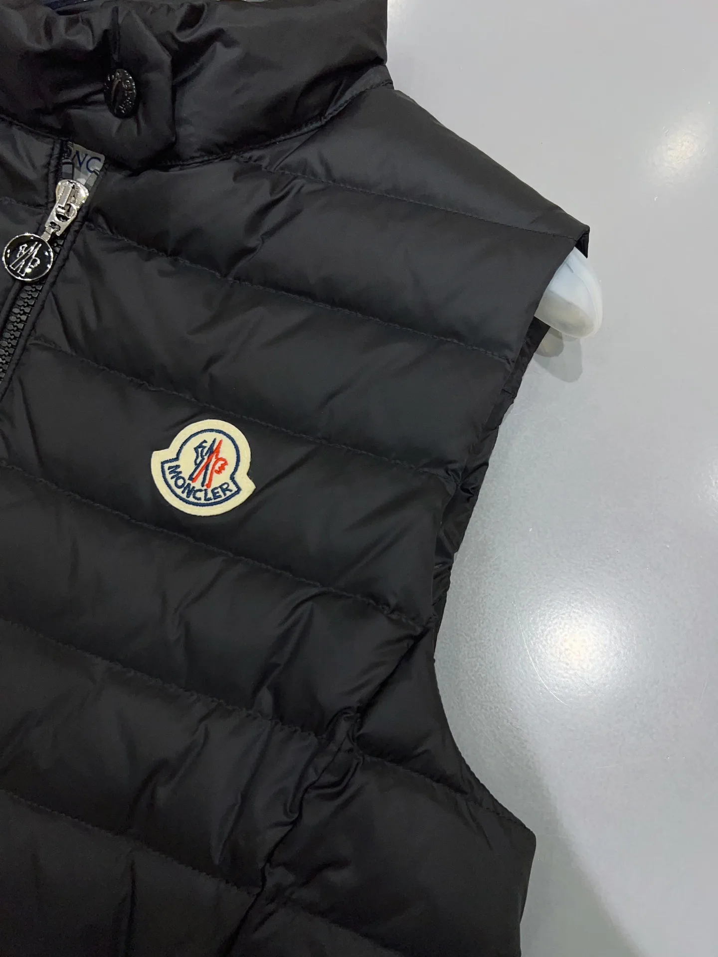 Women's Vests MONCLER 18368441