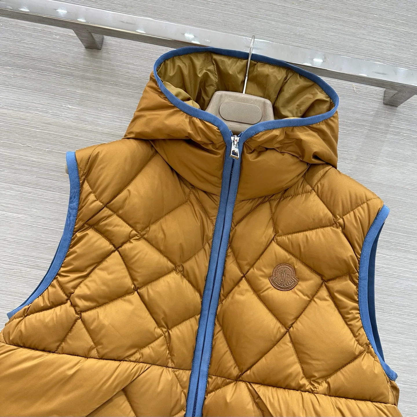Women's Vests MONCLER 18403765