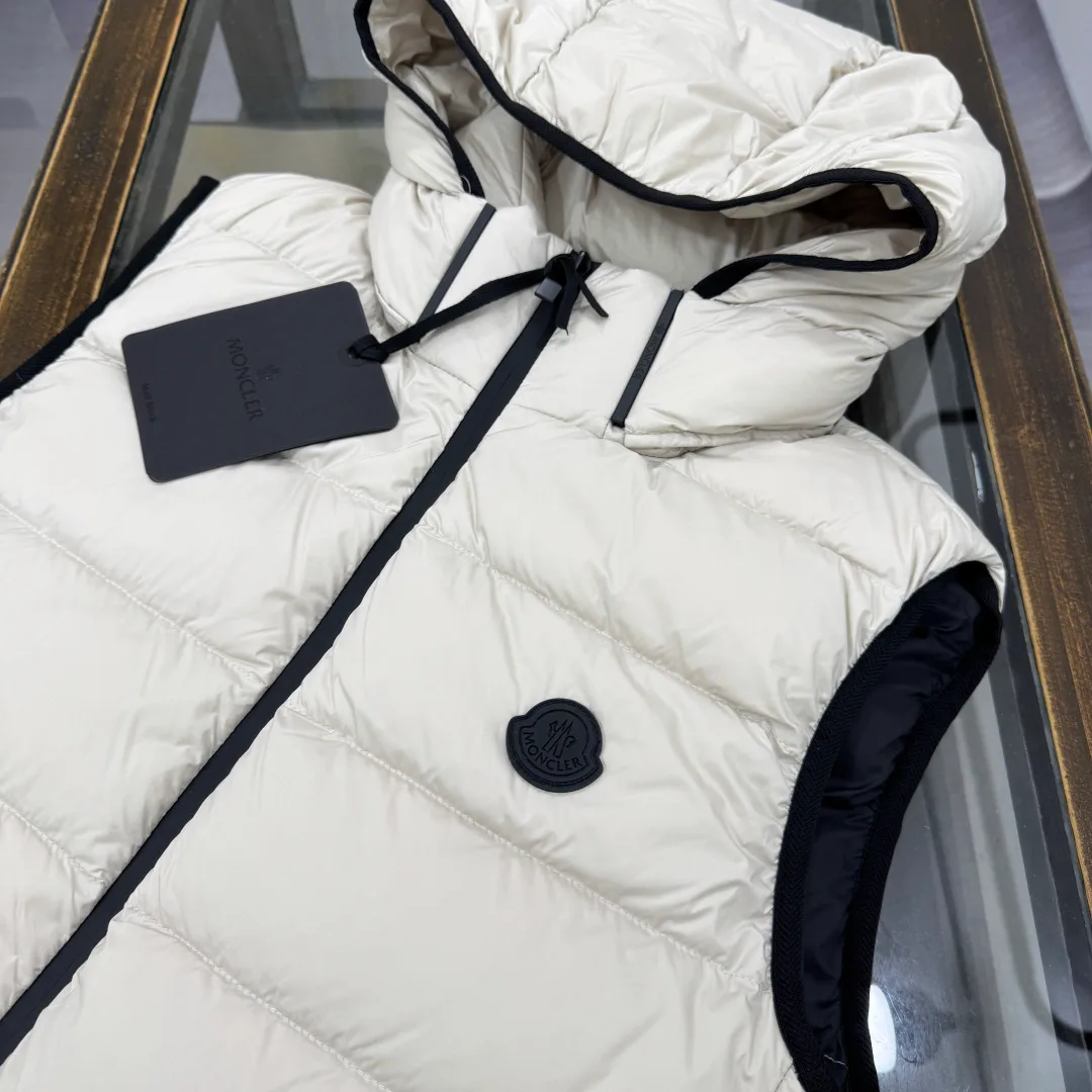 Women's Vests MONCLER 18001990