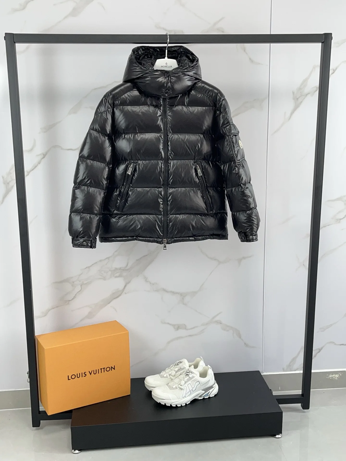 Women's Jackets And Down Jackets MONCLER 18391725