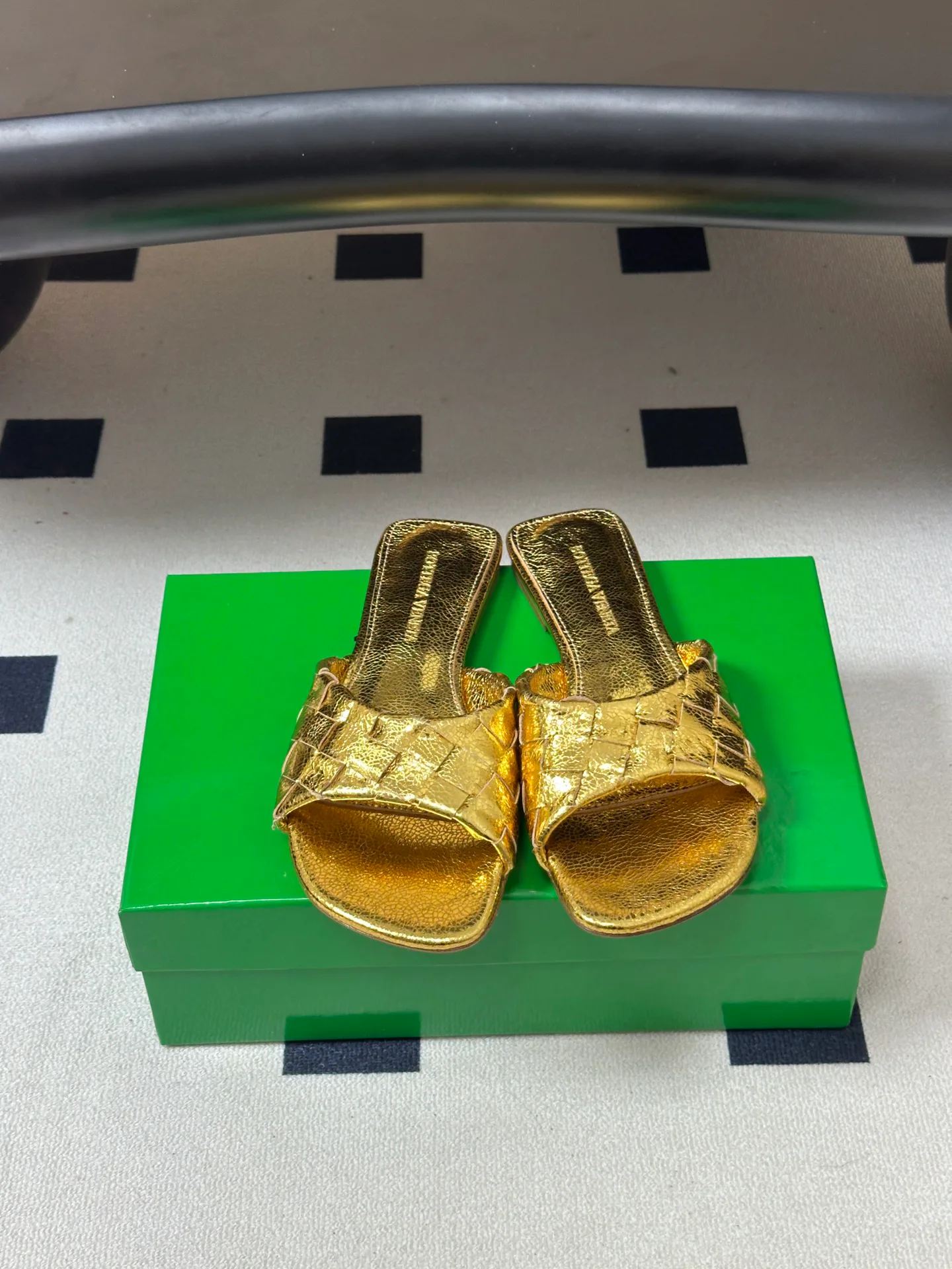 Women's Mules And Clogs BOTTEGA VENETA 18049579