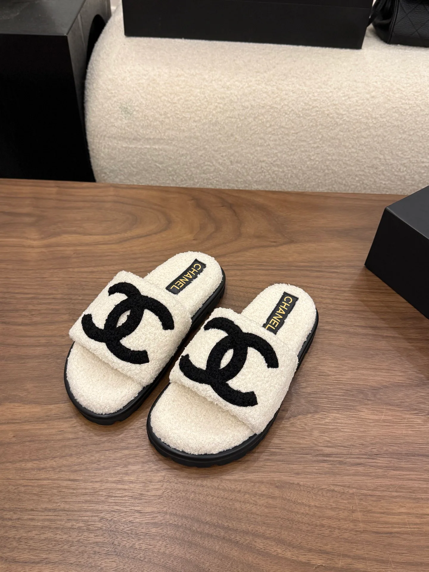 Women's Slippers CHANEL 18223738