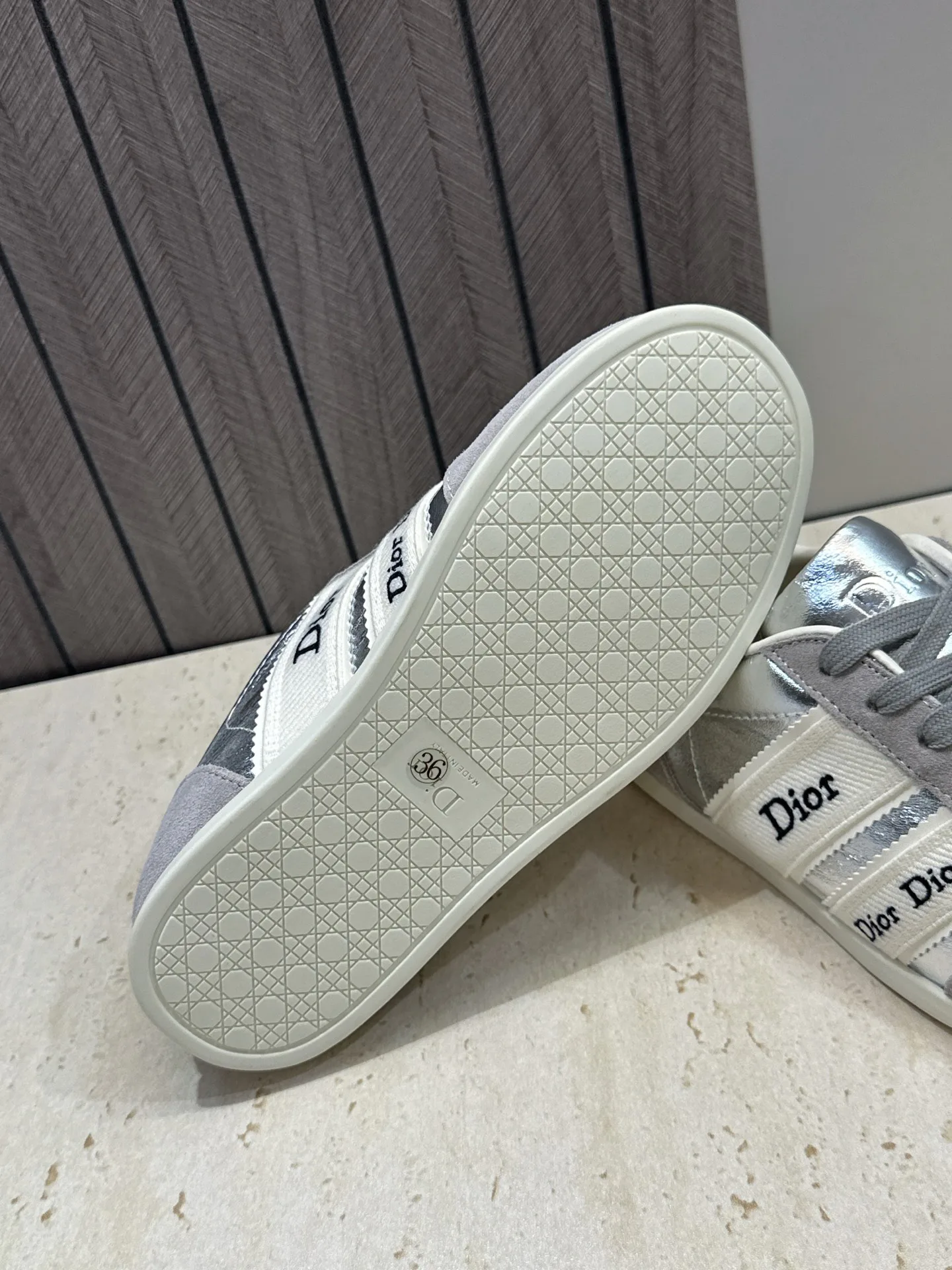 Women's Sneakers CHRISTIAN DIOR 17612350