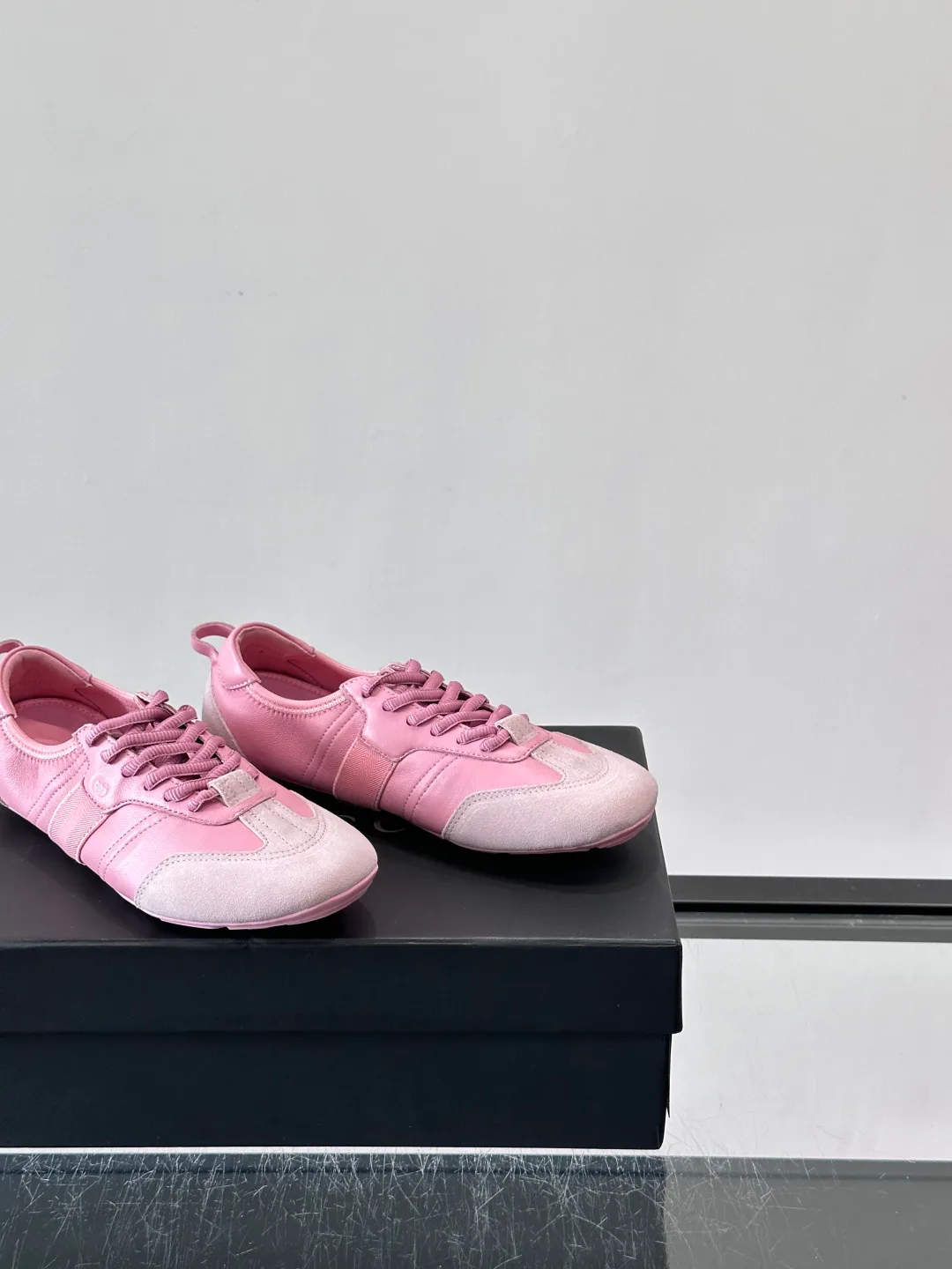 Women's Sneakers GUCCI 17689239