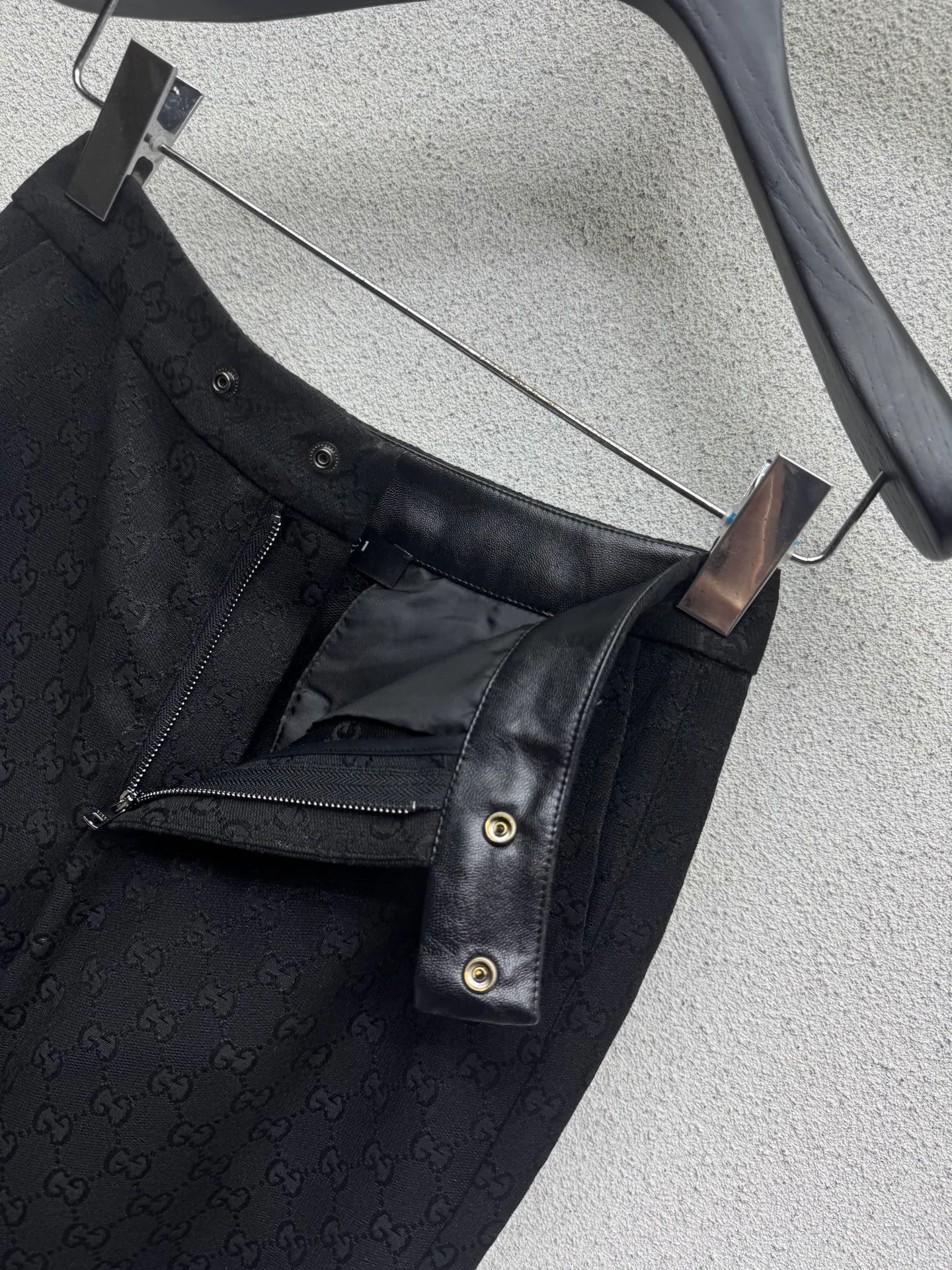 Women's Trousers GUCCI 18228558