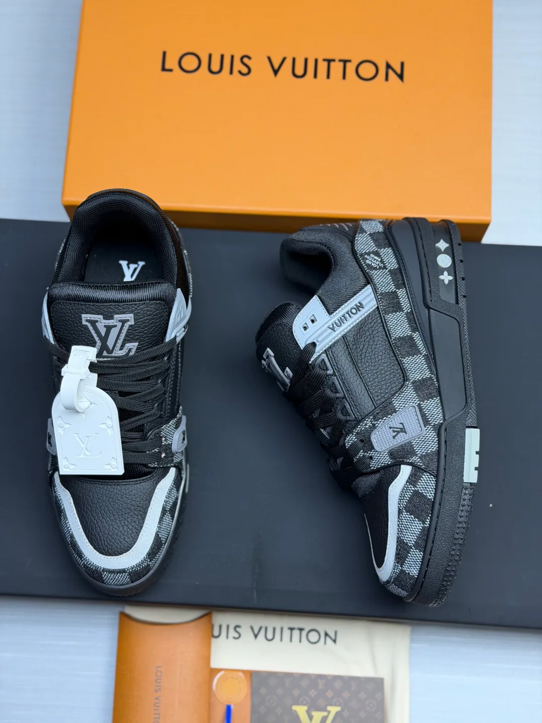 Women's Sneakers LOUIS VUITTON 17865123