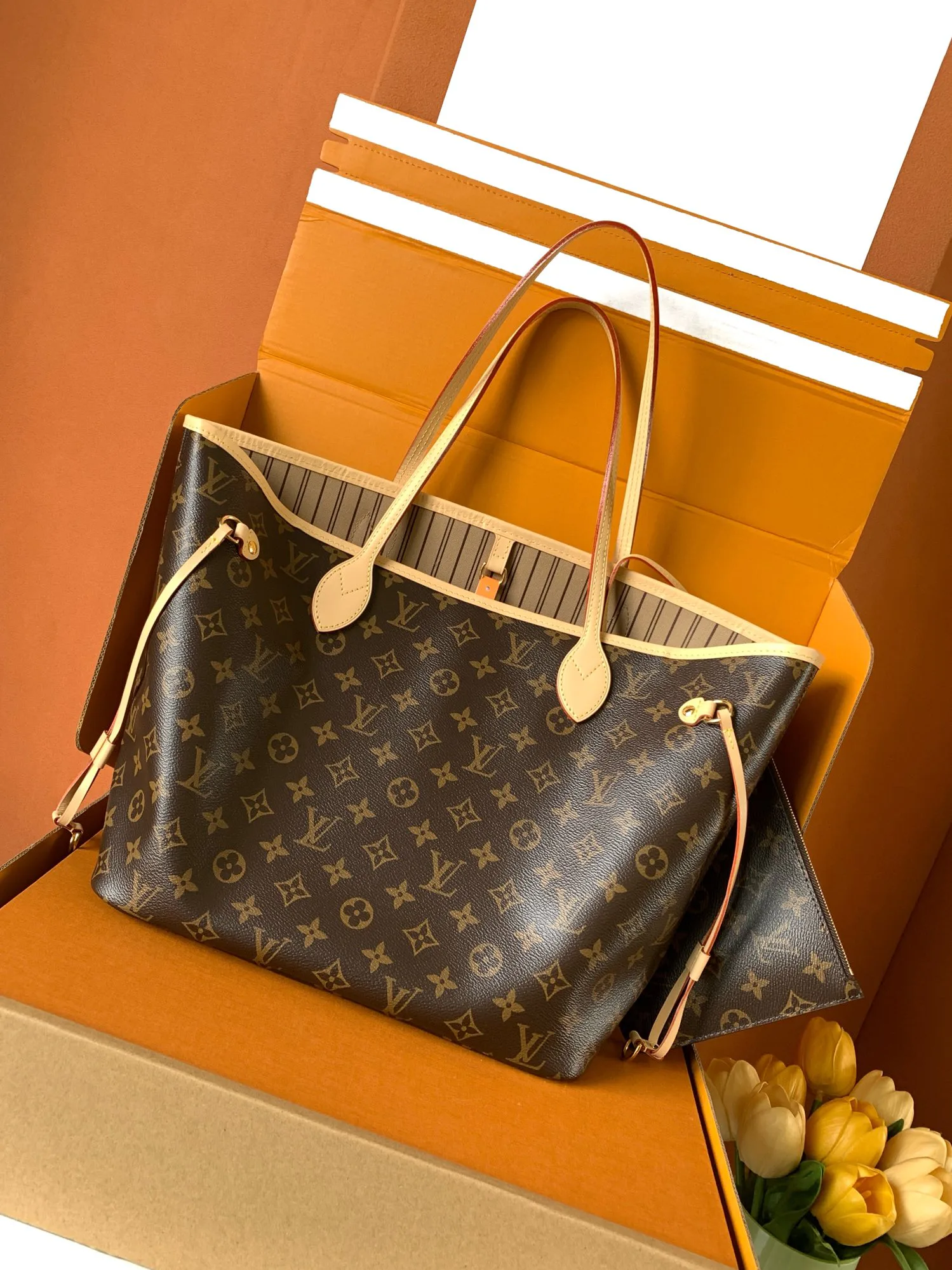 Women's Classic Handbags LOUIS VUITTON 18156580
